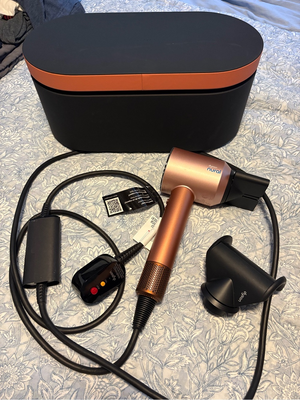 Dyson Supersonic Hair Dryer in Amber Silk color